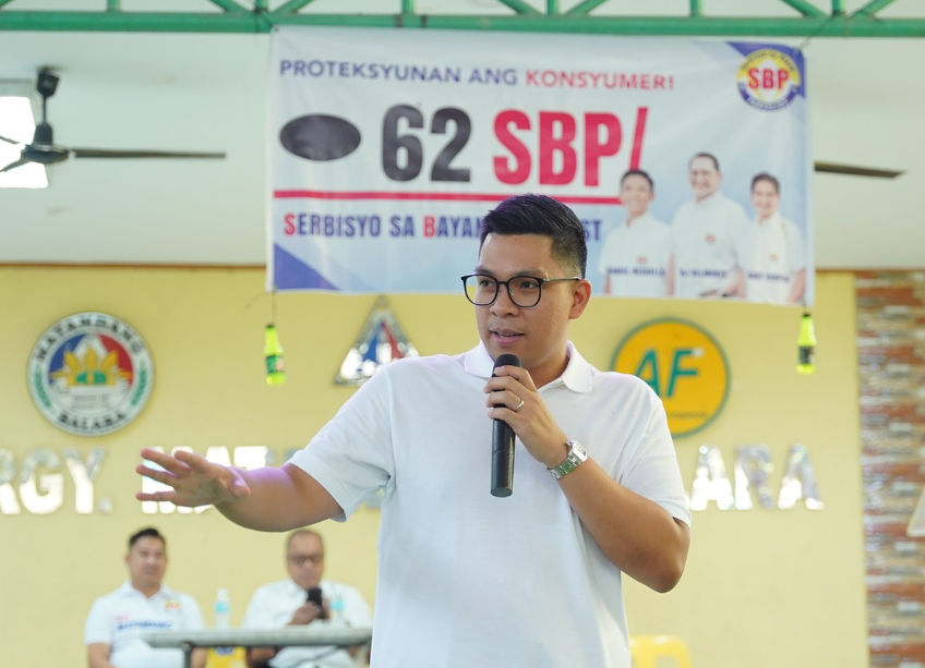 Yes Na All! Felipe Constantino receiving his pedicab franchise approval in Quezon City.